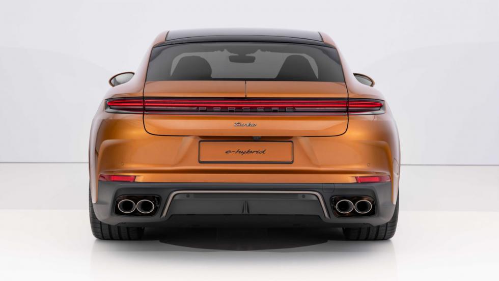 Νέα Porsche Panamera: Ήρθε με τρεις οθόνες και 4 E-Hybrid κινητήρες 